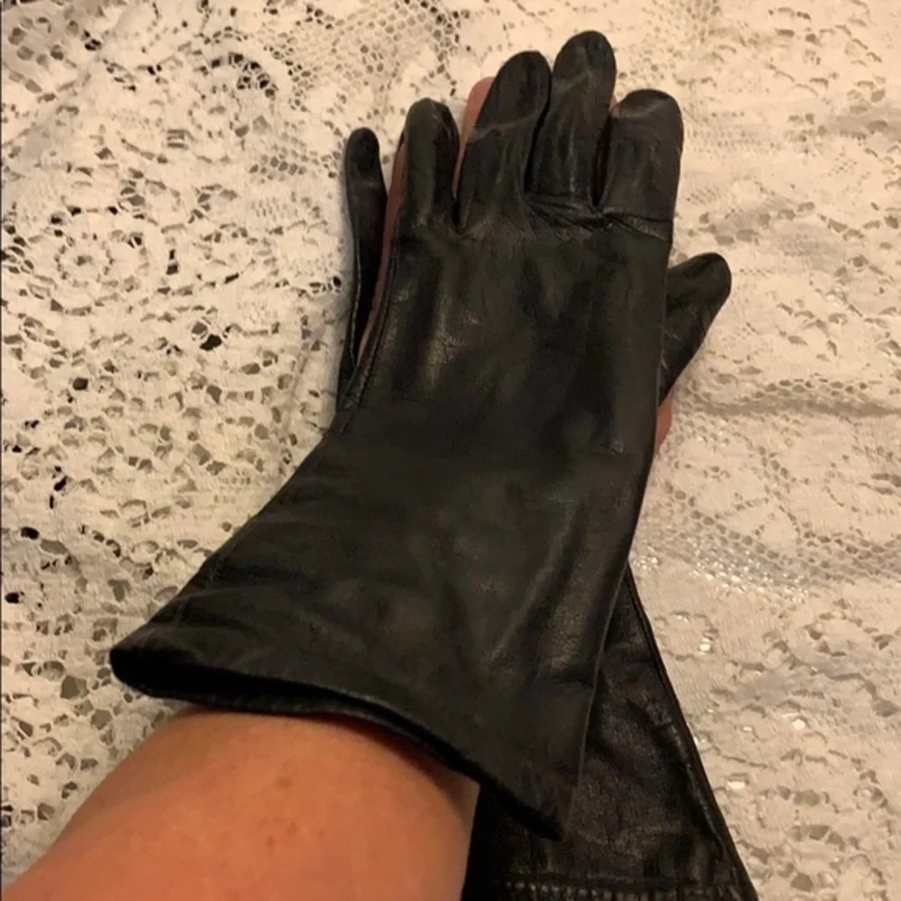 Miss Aris Leather Gloves Pre Owned 7 small